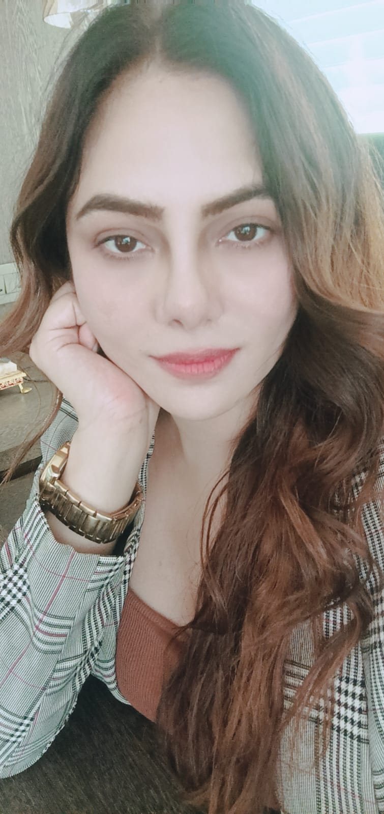 Vibha Jain, hypnotherapist for OCD, in a calm and reassuring moment